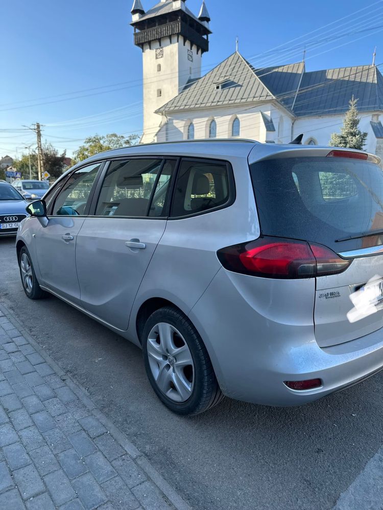 Opel Zafira Tourer 5 locuri