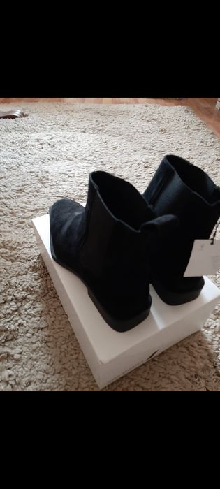 Ghete Zara model Lous Vuitton 40,piele intoarsa