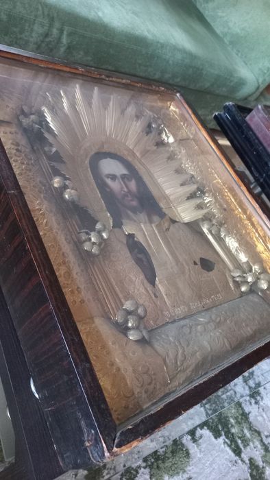 Icoana veche cca-1850-1890- cu riză aurită.