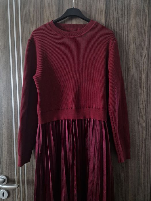 Rochie model tricot cu fusta plisata