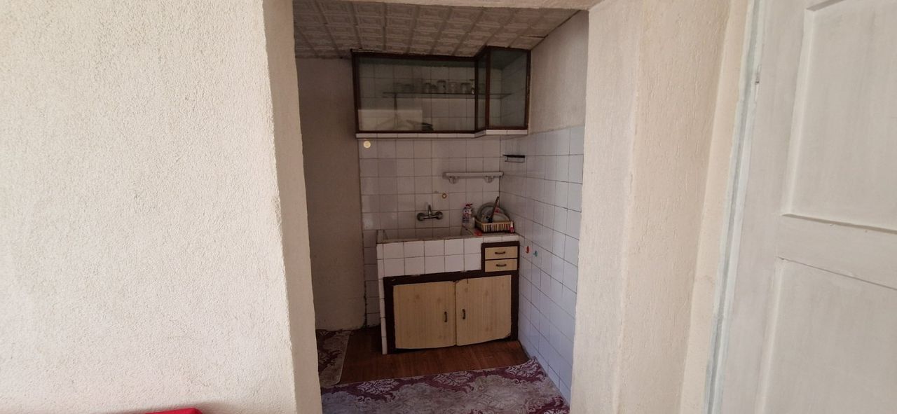 Дава се под наем Етаж от къща в Хасково, Червена стена - 45 кв.м за 153 € - Снимка #3