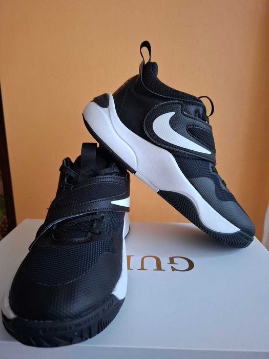 Детски маратонки Nike Team Hustle D 11