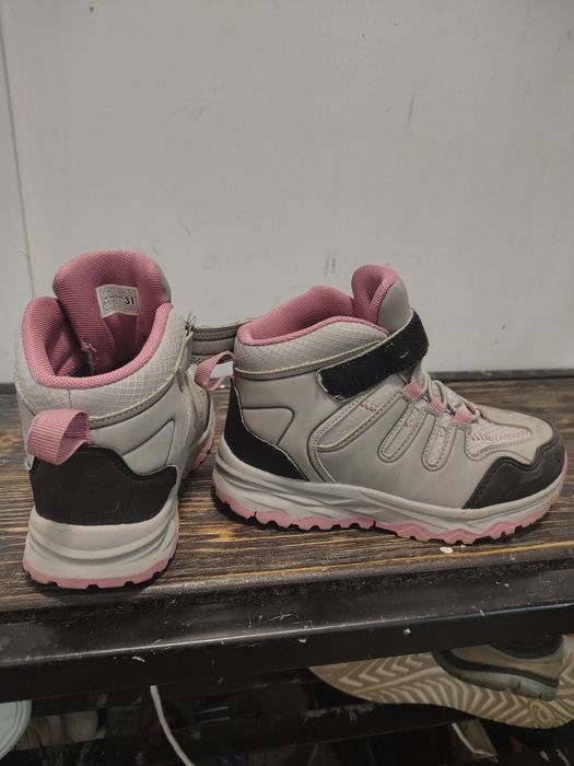 нови водонепропускливи водоустойчиви боти 31 номер Reserved