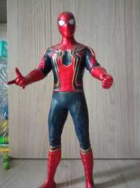 Продам фигурку человека паука