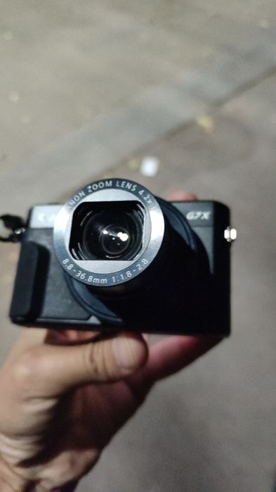 Продам фотоаппарат canon g7x mark2