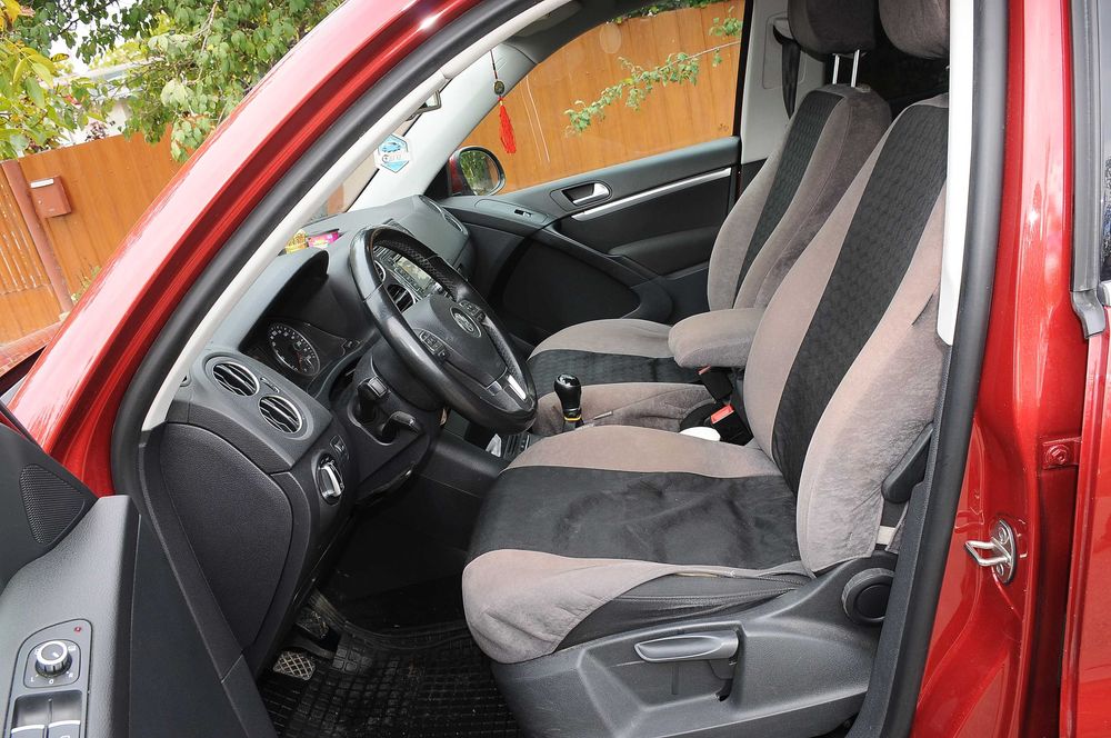 VW Tiguan 2014 2.0D 140 CP E5 6 trepte Clima Navi Xenon LED Proprietar