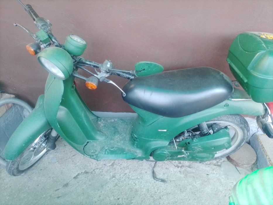 vând schimb honda Sky 49cc și ATV 49cc cu ATV de 125cc sau vând 2000 .