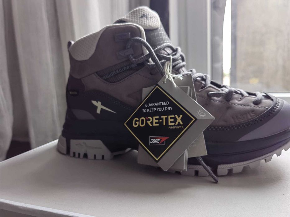 Bocanci  cu membrana GORE-TEX 36 NOI cu eticheta si cutie