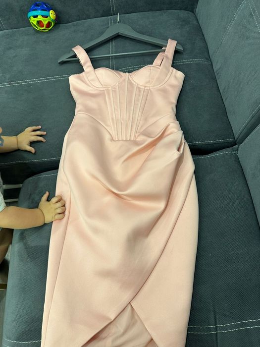 Розова рокля с корсет на Lavish Alice

Пиши
Пазарна цена £120
Нова, бе