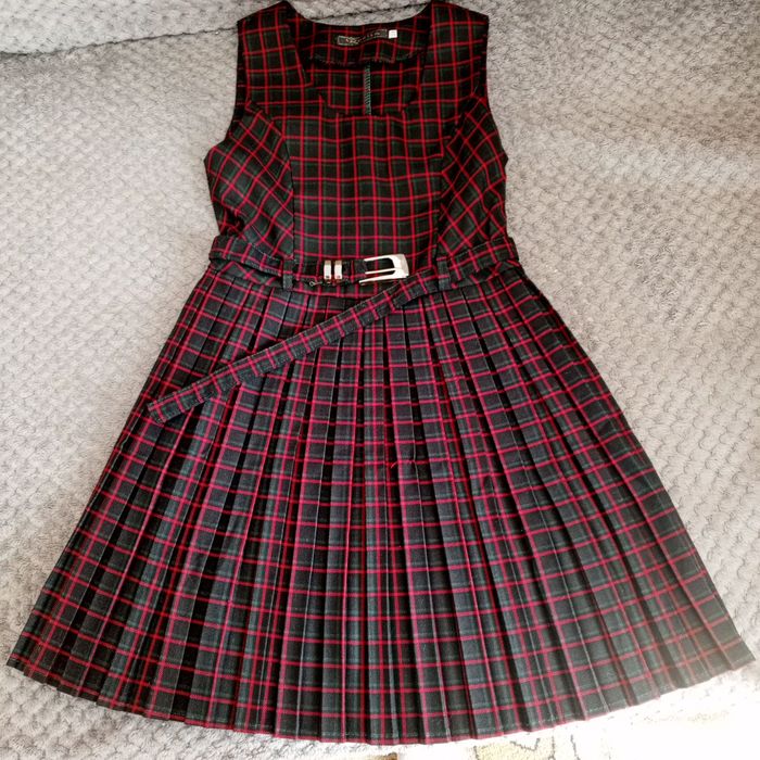 Новый школьный сарафан для девочки (размер 34)