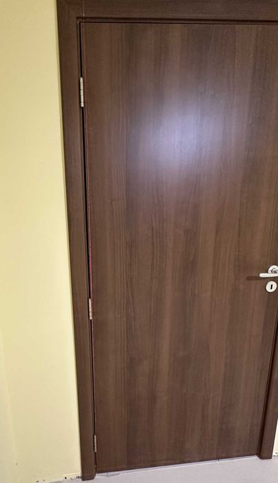 Интериорна ламинирана врата