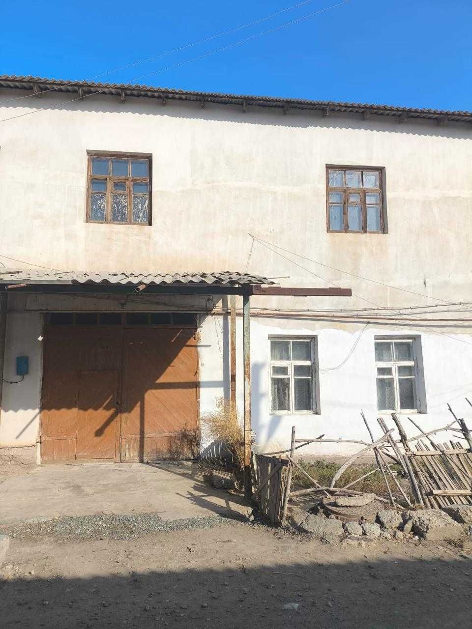 Продается два дома на одном участке в 6 соток.