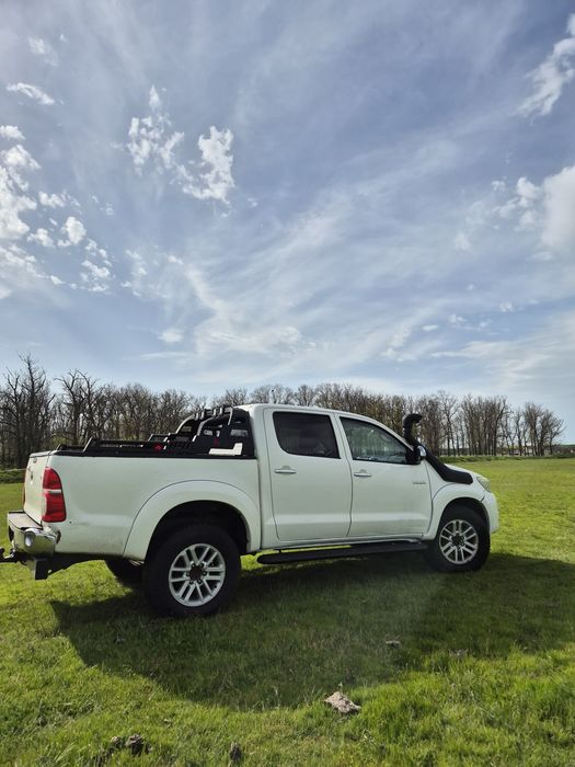 Toyota Hilux automata 2014 pret fix 11.500 euro
