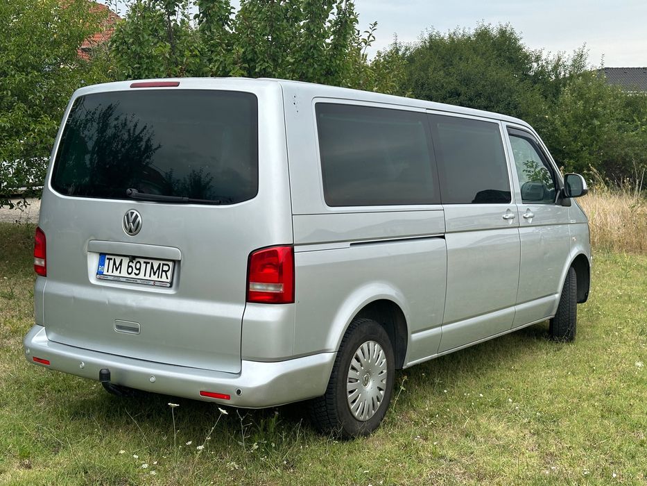 Închiriez microbuz , persoane vw  t5