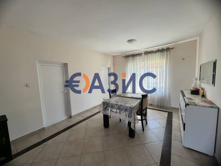 Спешна продажба! Двуетажна вила в Кошарица, без такса поддръжка, РЗП