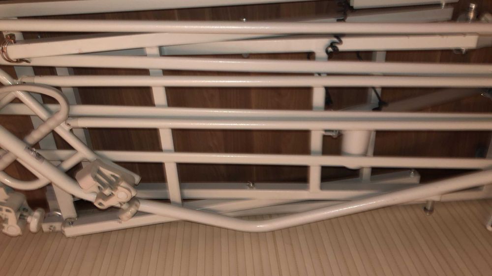 Медицински електрически легла с дистанционно управление - Франция