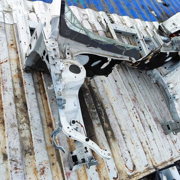 Передняя правая часть кузова  (лонжероны) Toyota Avensis III T270