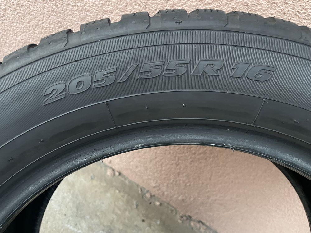 2бр.зимни гуми 205/55/R16/Toyo tires Observe S944