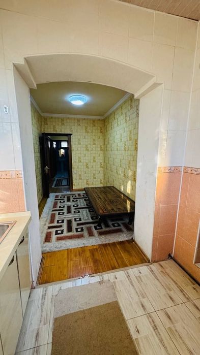 3 xonali kvartira sotiladi