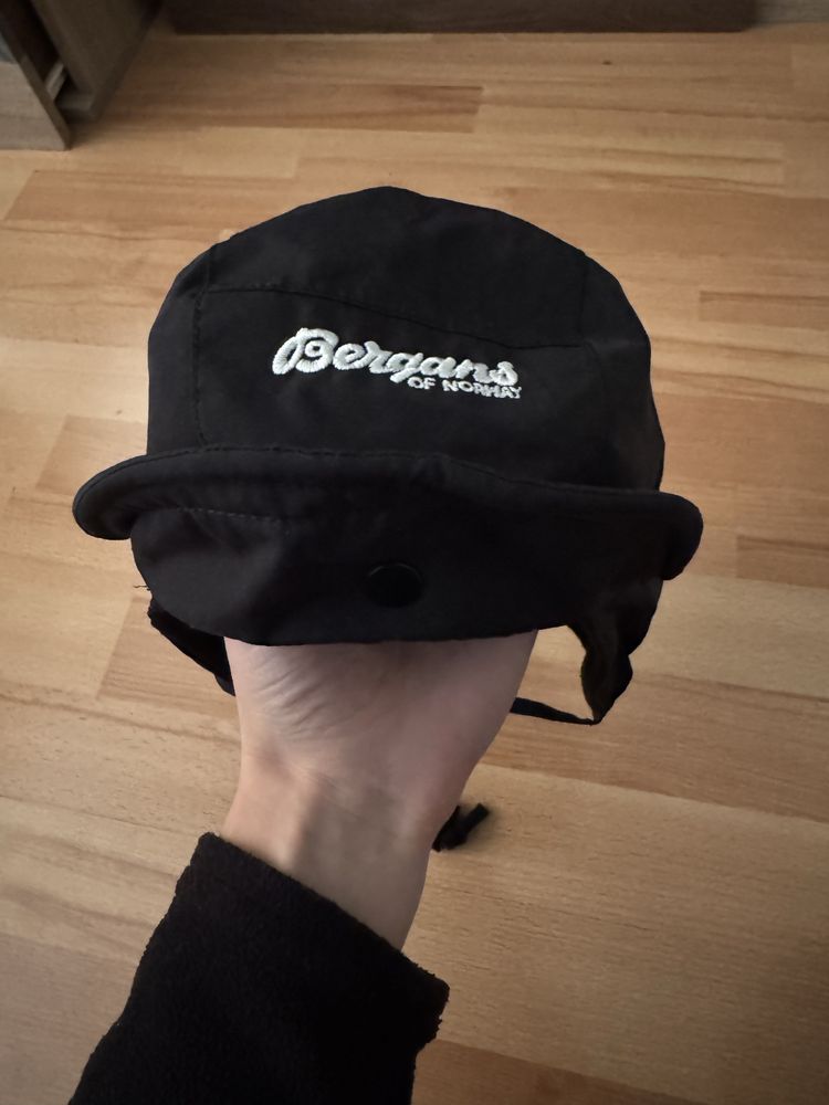 Шапка с козирка Bergans