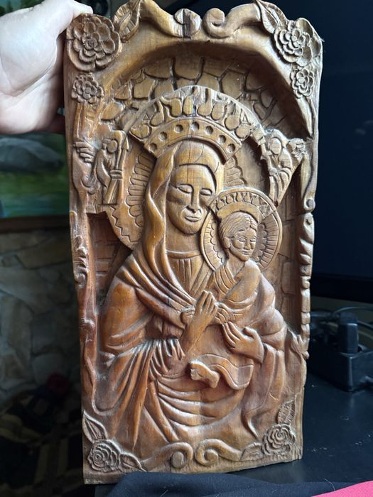 Ръчно изработена икона дърворезба