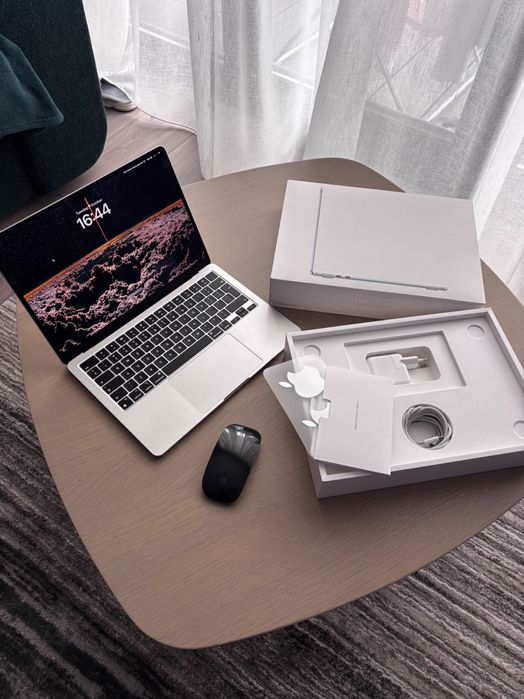 MacBook Air M2 2022 13.6' Silver + Apple Magic Mouse
