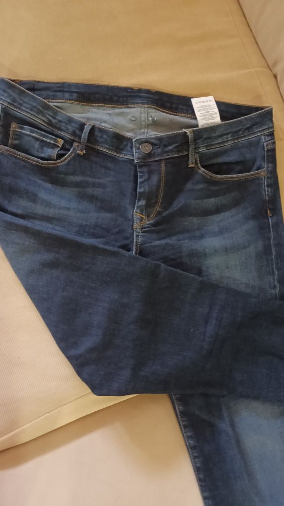 Разпродажба Дамски дънки diesel Pepe jeans и поли л размер