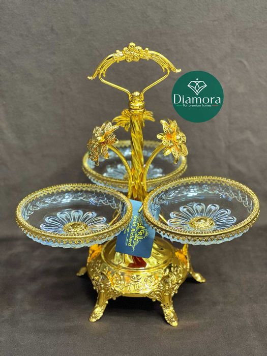 Yengi turdagi chinni buyumlar