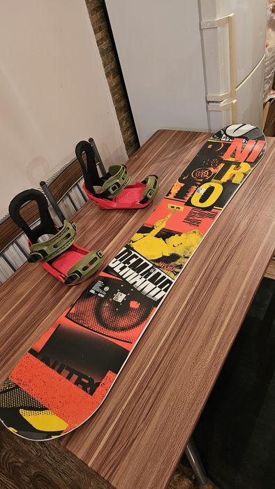 Placa Snowboard Nitro Demand 146 cu legaturi Switchback M