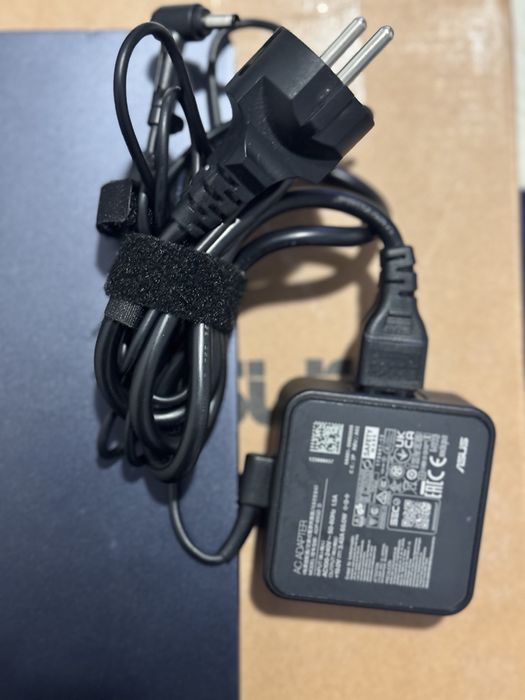 Asus ExpertBook B1 i5 windows 10 pro2022