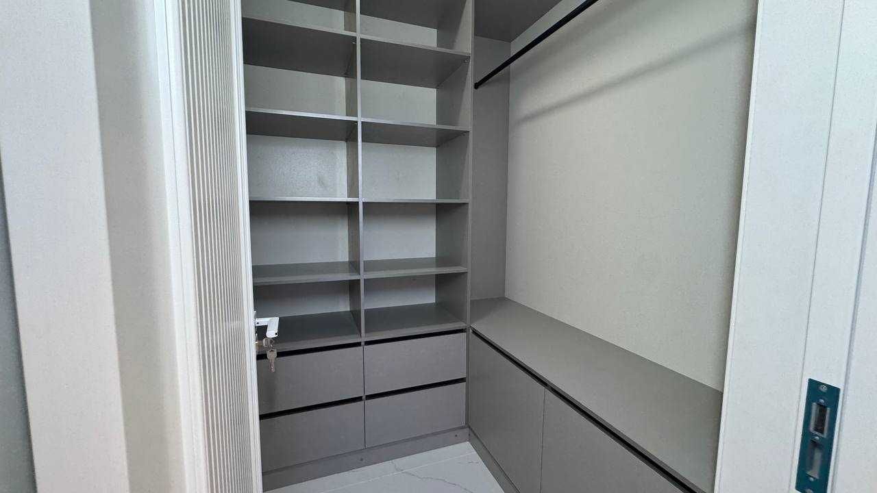 Шахар маркази Оху кафе 4 хонали квартира сотилади. ID: 285880