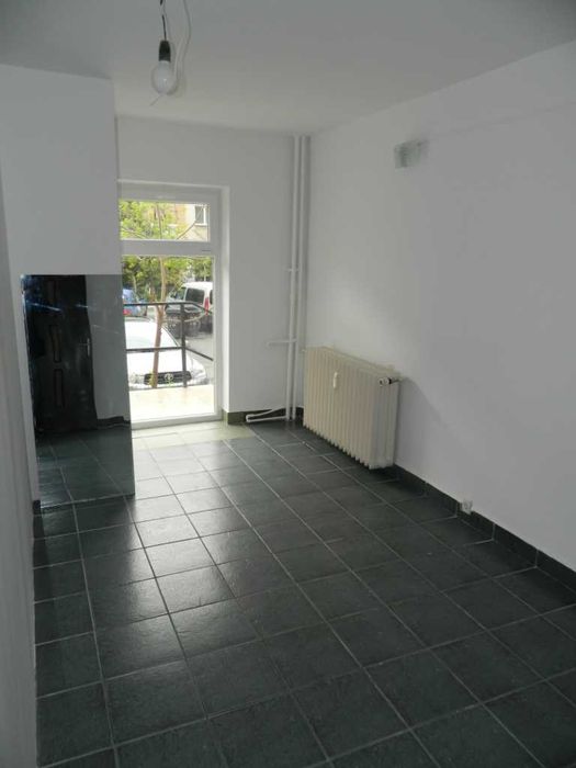 (vanzare) apartament pretabil spatiu comercial, langa Lidl de la gara