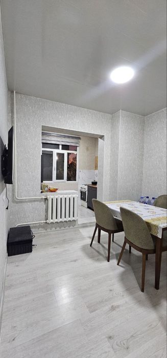 Юнусабад-10 квартал 2х комнатная перед в3. 3й этаж, евроремонт