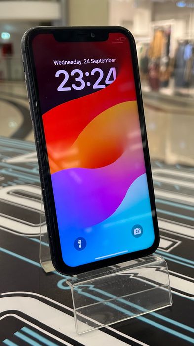 iPhone 11 - 128GB - 81% Sănătate Baterie - Negru