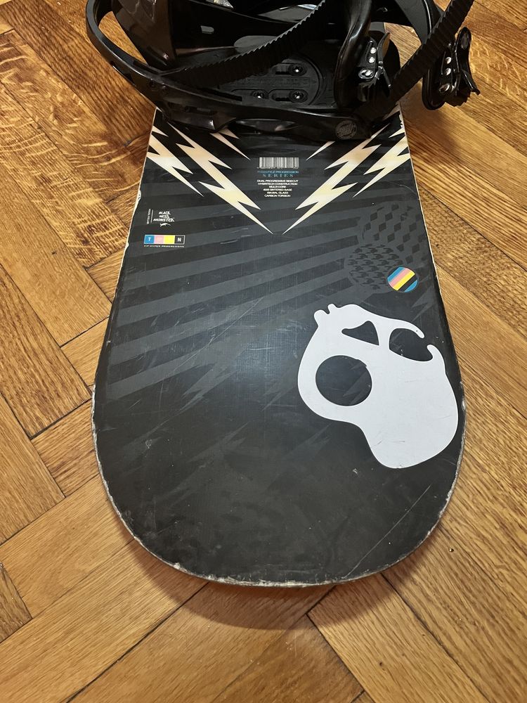 Snowboard K2 152cm + legaturi Santa Cruz