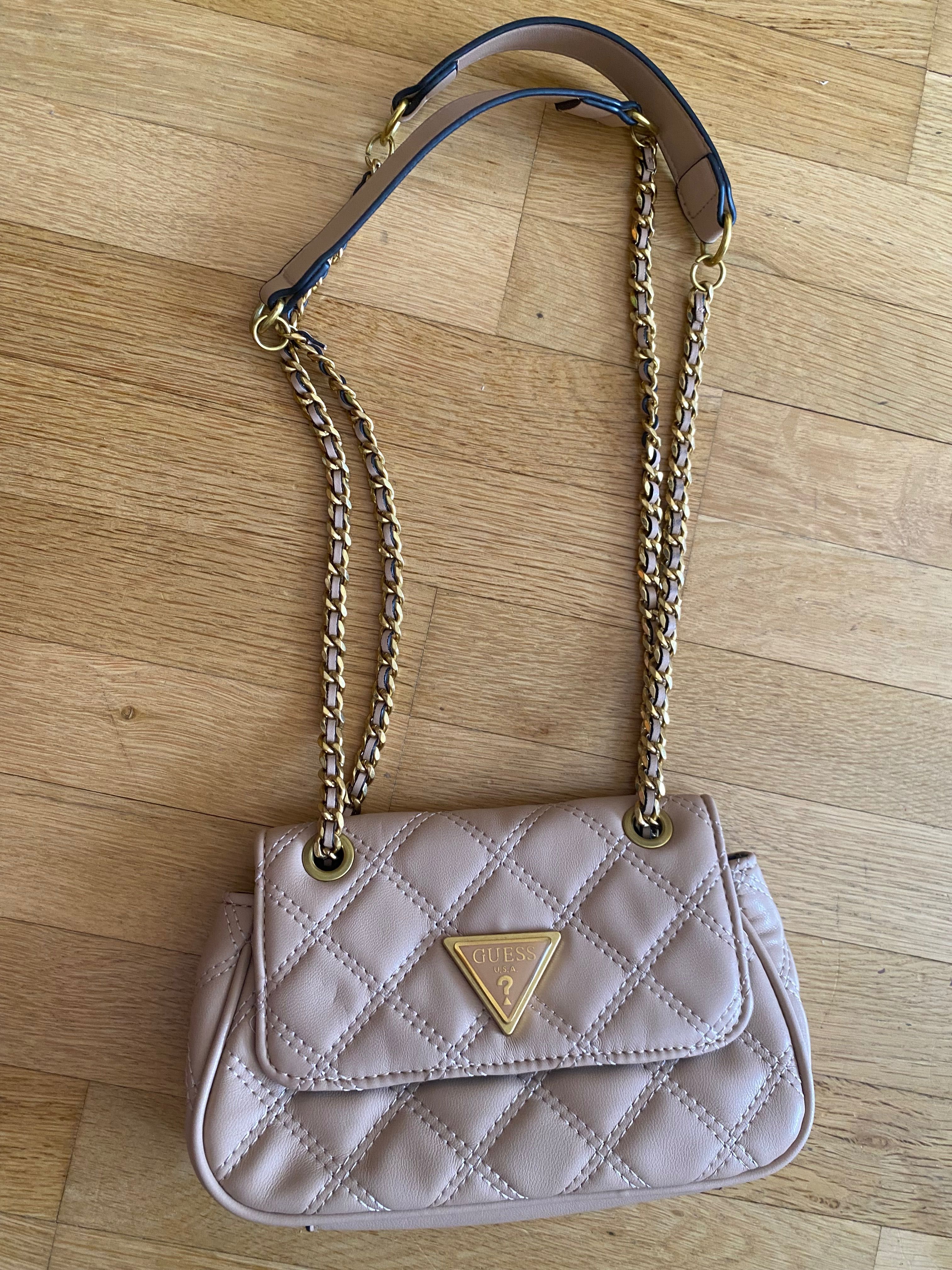 Дамска чанта Guess