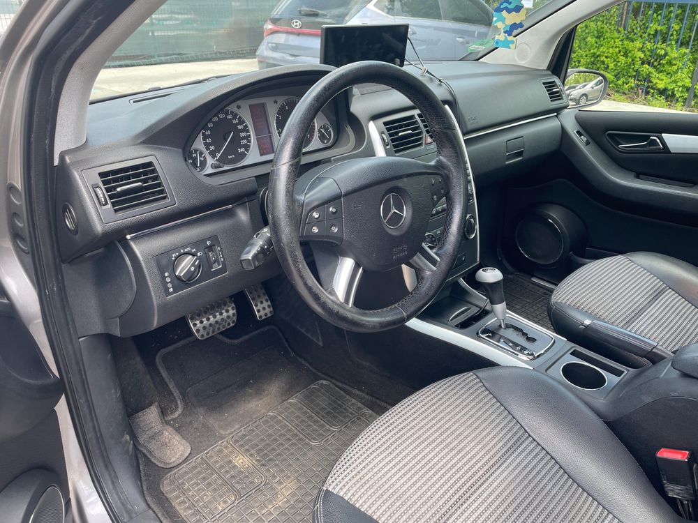 Vand Mercedes B 200