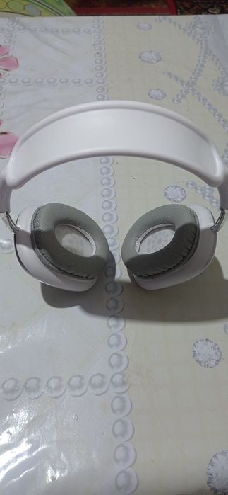 Продам наушники Bluetooth and aux