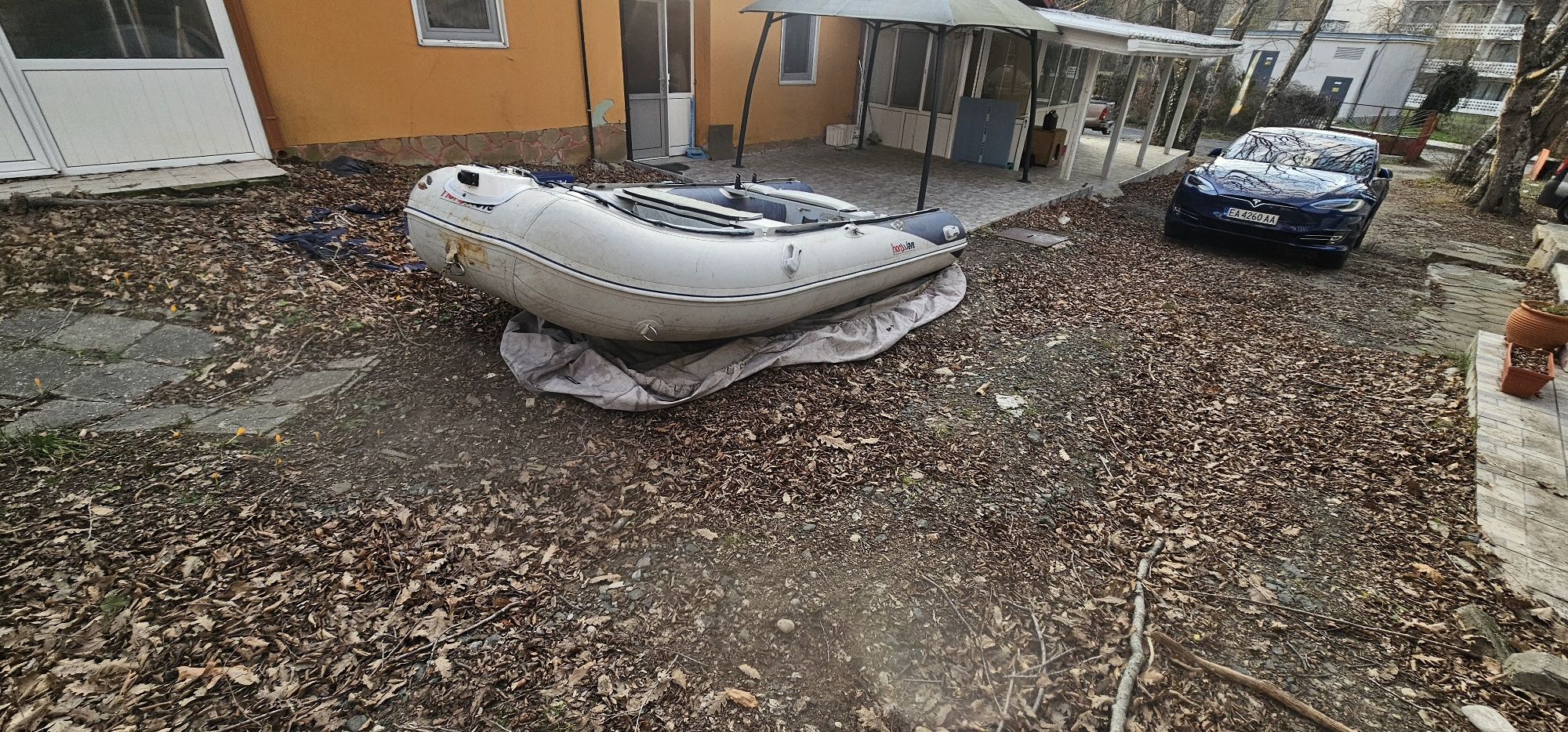 Лодка honda 4м с колесар