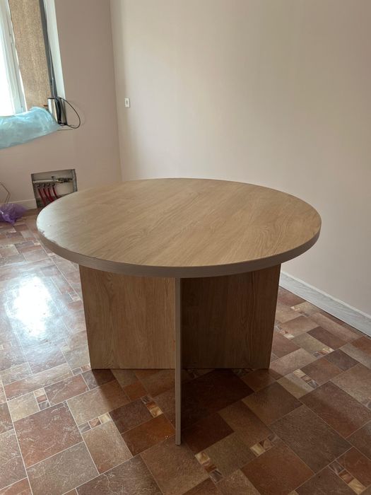 Продаю столы 2 вида