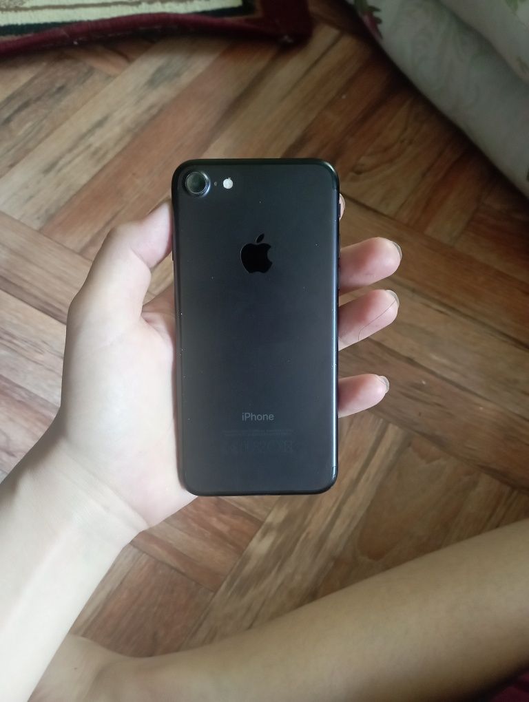 Ipone 7  sotiladi
