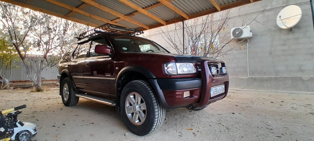 Фронтера внедорожник в отличном состояний