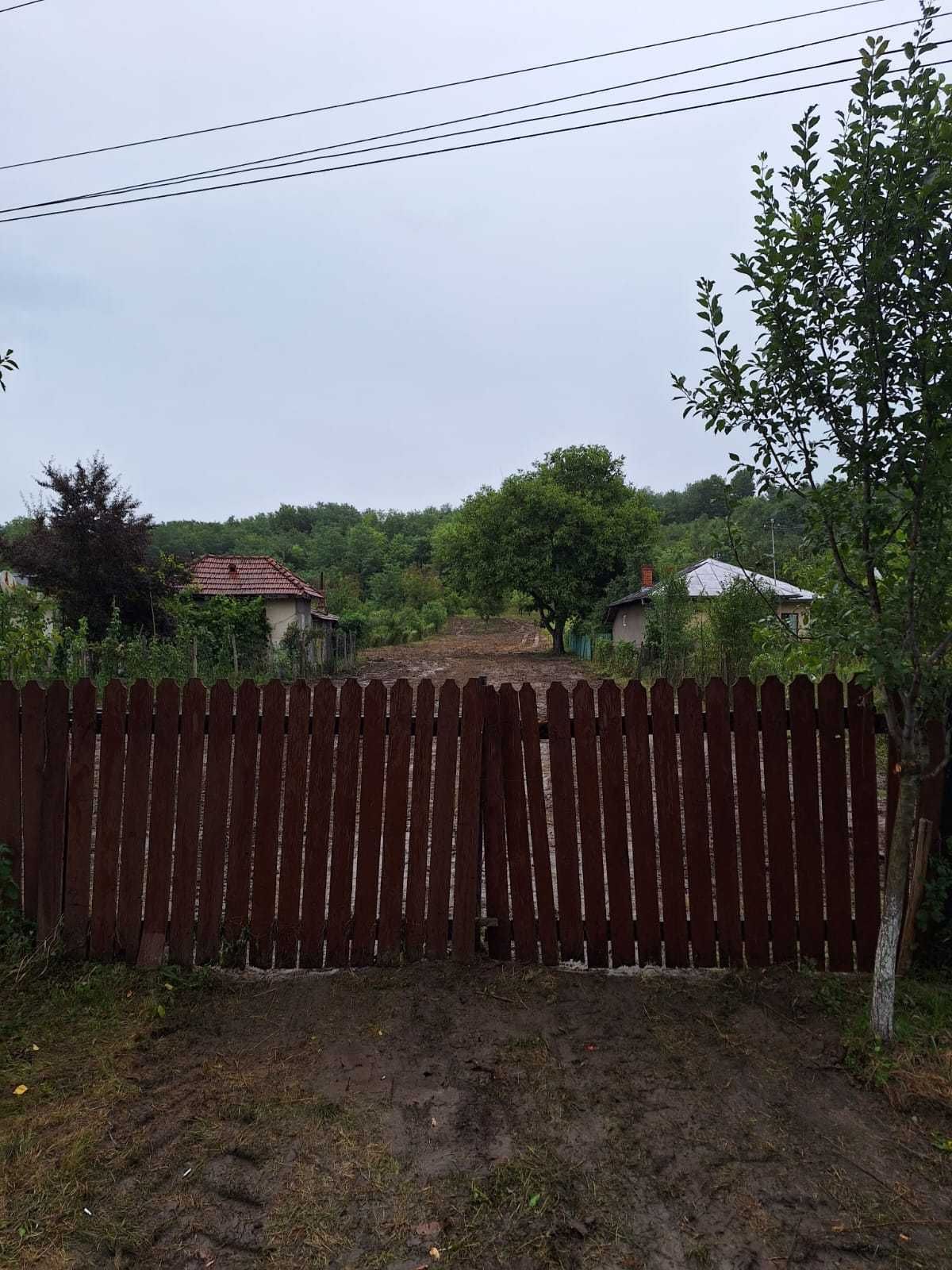 Teren intravilan  2.500 m.p. - Com Gornet - Cricov, Sat Coșerele