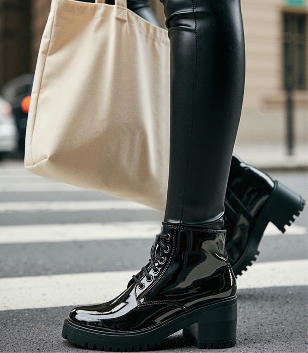 Дамски боти лак