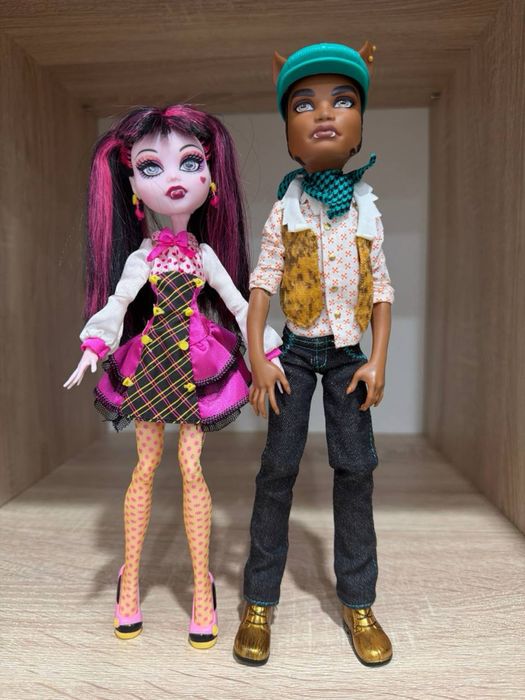 Монстер Хай Дракулаура и Клод СкулзАут