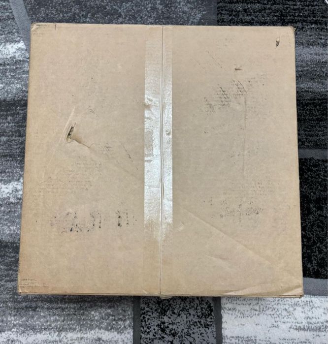 Vând videoproiector  EPSON sigilat.