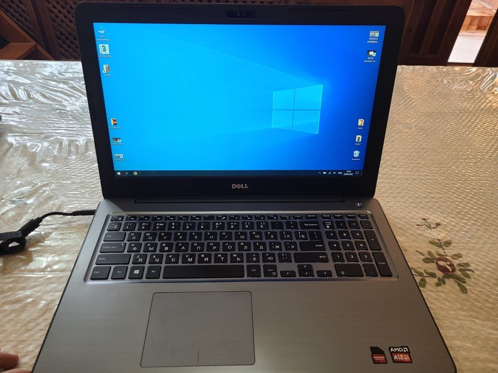 Dell inspiron 12/1000gb, Videokarta 4gb, touchscreen