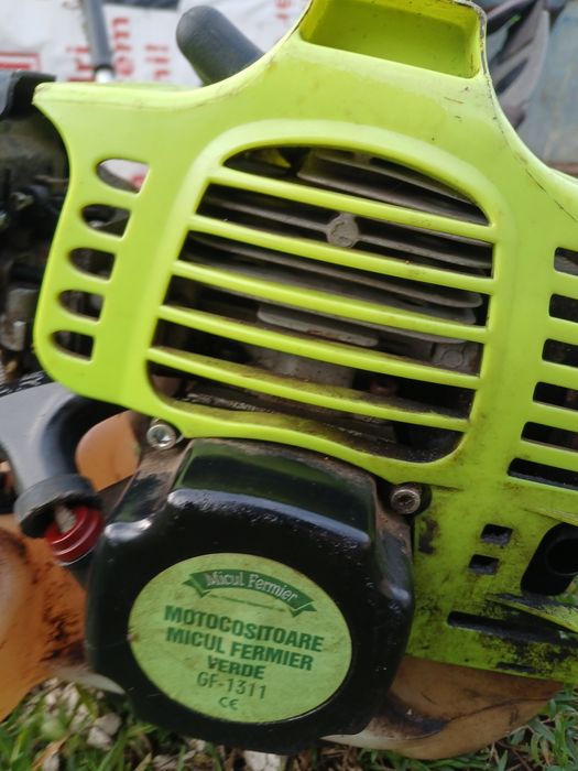 Motocoasa micul gradinar