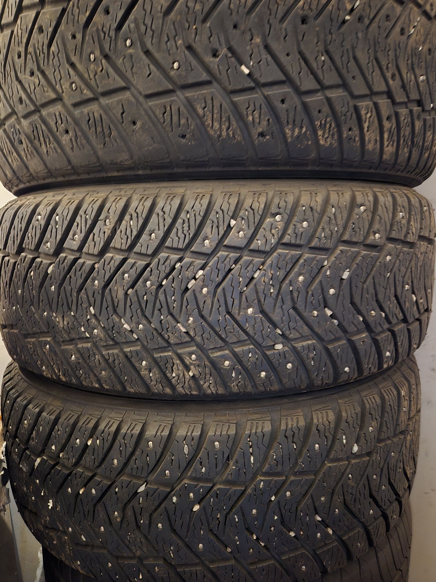 Продам шины R17 зимний