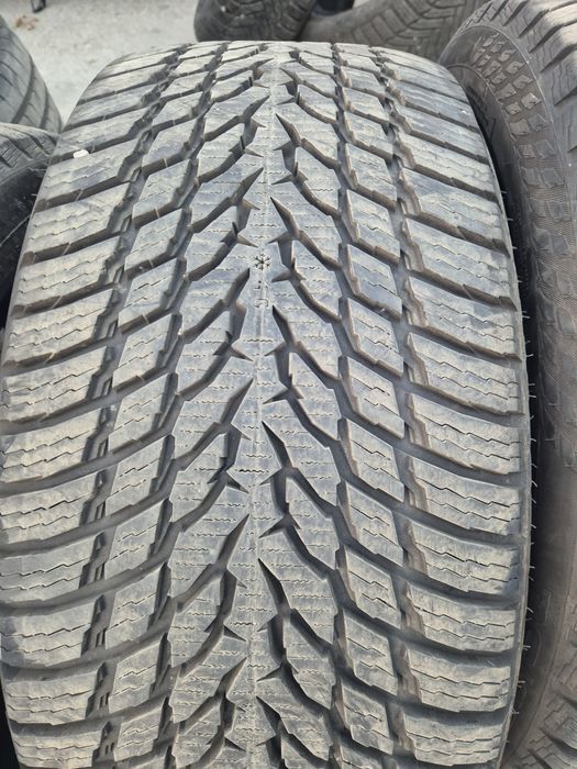 225 45 17 Nokian SnowProof  2023